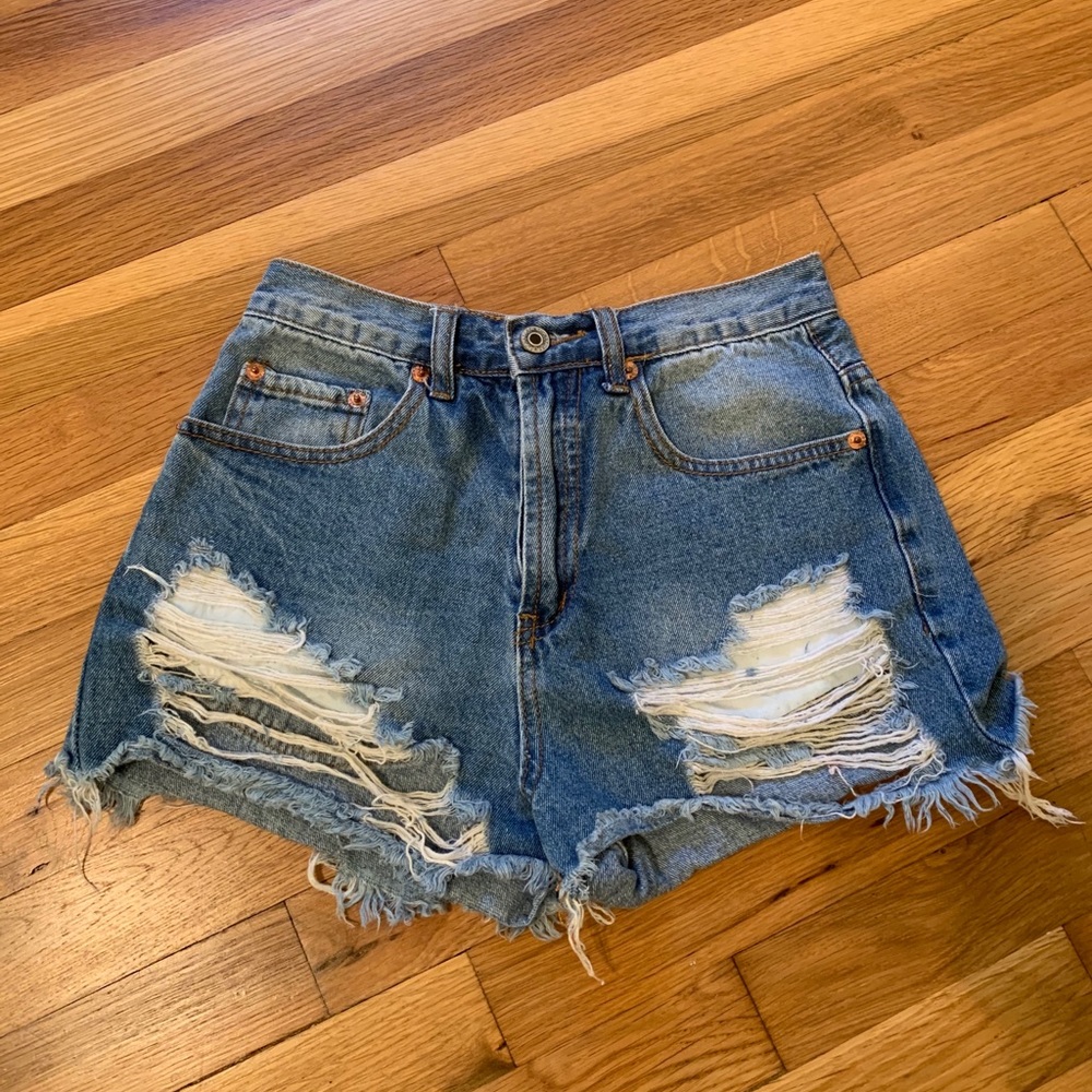 Ripped denim shorts